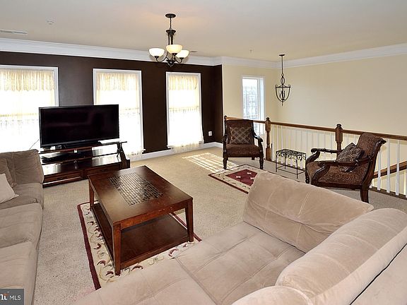 2nd image of 2253 Oberlin Dr
