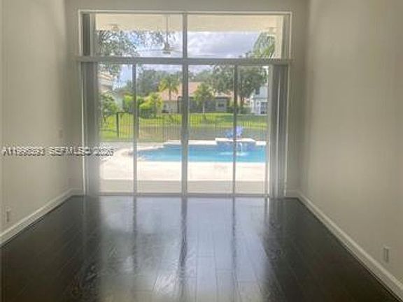 5th image of 3066 Lakewood Cir #0