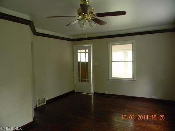 3rd image of 1906 Grantwood Dr