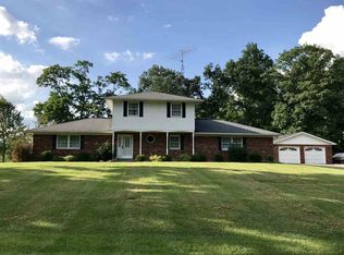98 Robinhood Ln, Bedford, IN