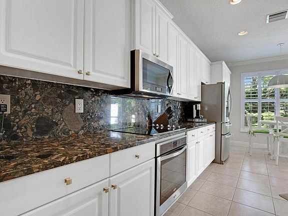 2nd image of 193 Las Brisas Cir
