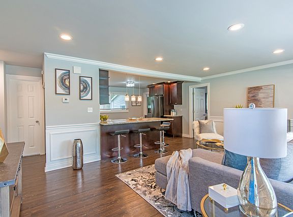 3rd image of 4511 188th St