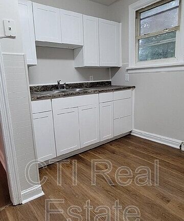 5th image of 4115 Leake Ave
