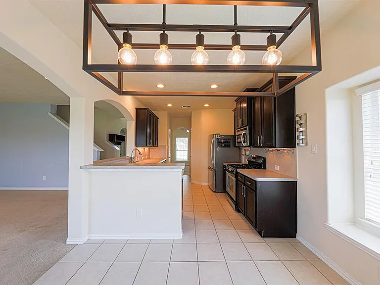 140 Avery Springs Ln — Photo 3