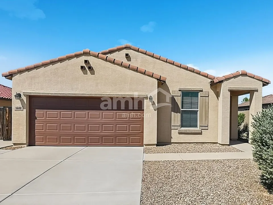 1688 E Primavera Way