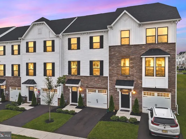 47 Rosemary Way, Mount Laurel, NJ 08054