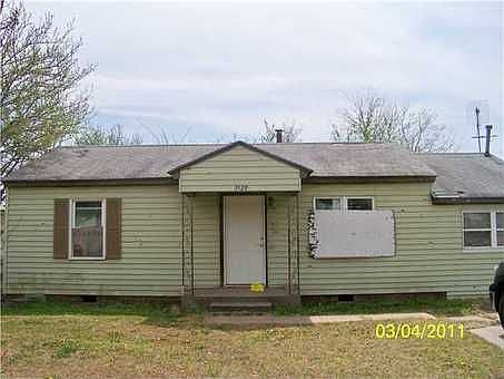 1st image of 3120 NE 15th St