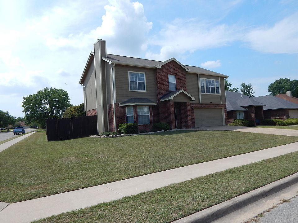 1st image of 416 Gina Dr