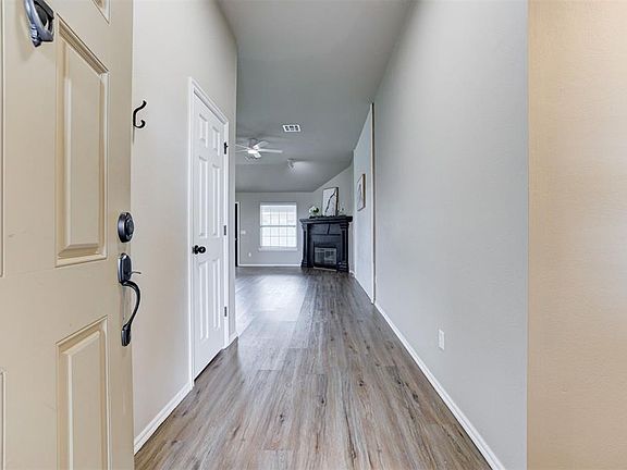 4th image of 508 Manhattan Dr