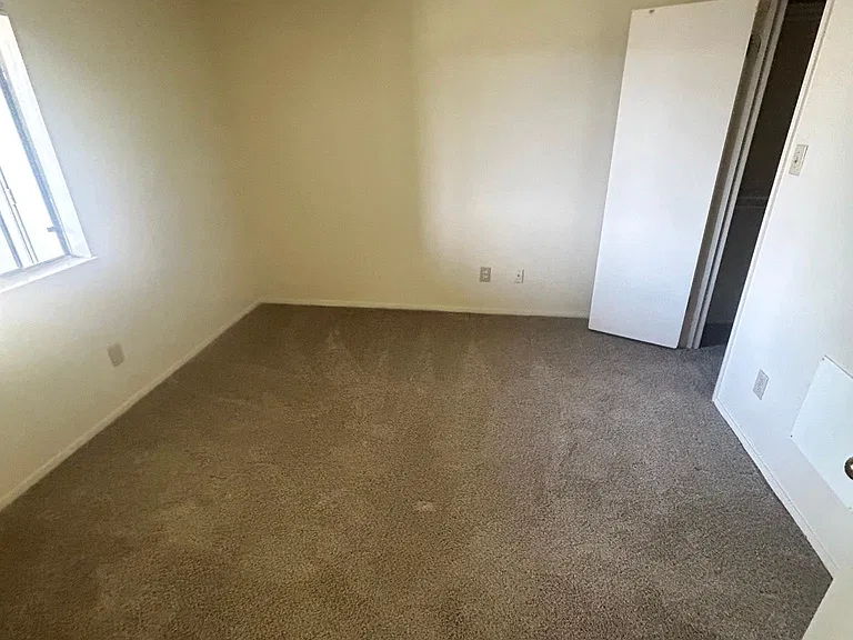 1901 Holleman Dr W #416 — Photo 4