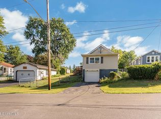 10 New York Ave, Rensselaer, NY 12144