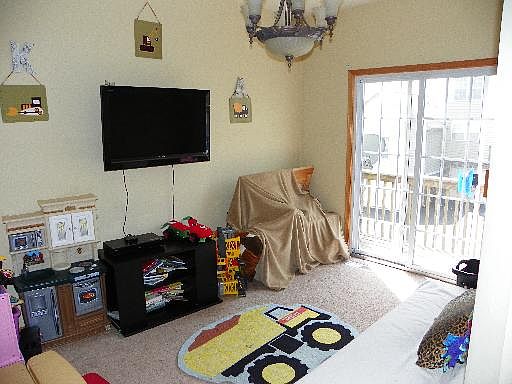 4th image of 635 Willow St Unit 635