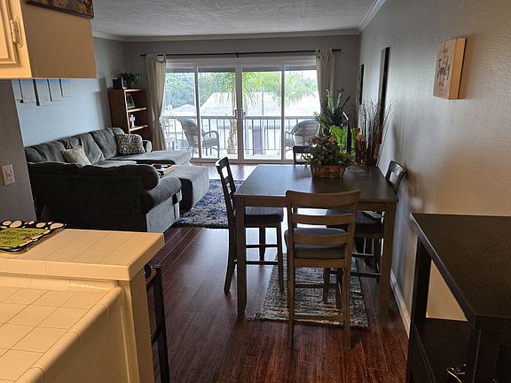 4th image of 5898 E Naples Plz APT 303