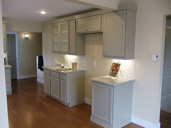 5th image of 8401 192nd St E