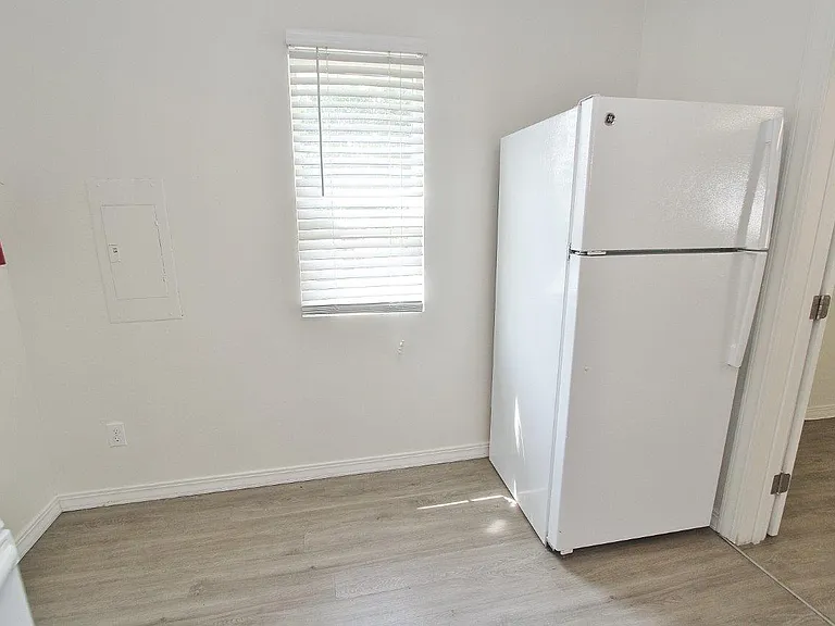 1119 Lincoln Ave — Photo 14