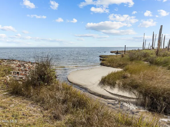 1056 Highway 70, Davis, NC 28524