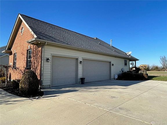 3rd image of 102 Sande Ct