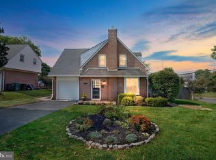 2333 N Gilinger Rd, Lafayette Hill, PA 19444