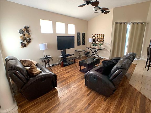 3rd image of 407 High Point Dr