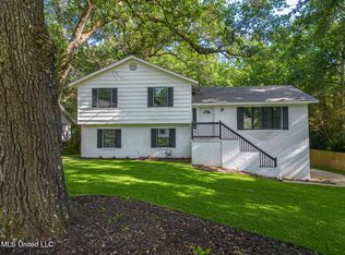 2550 Davidson Rd, Ocean Springs, MS 39564