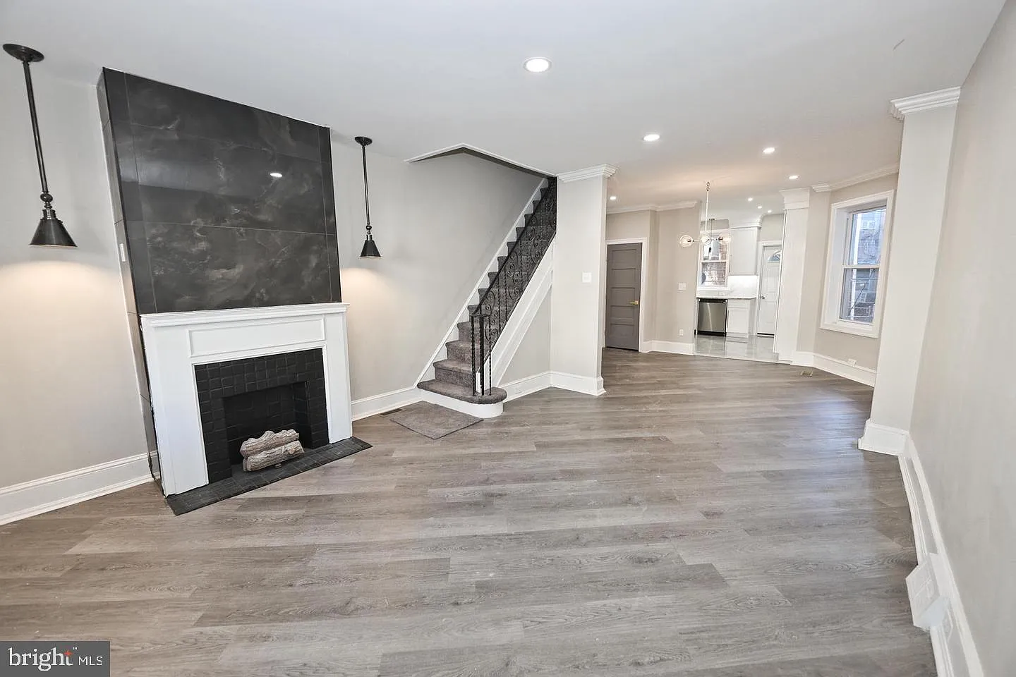 3 bed, 1.0 bath, 1062 sqft, $1,750 — Photo 3