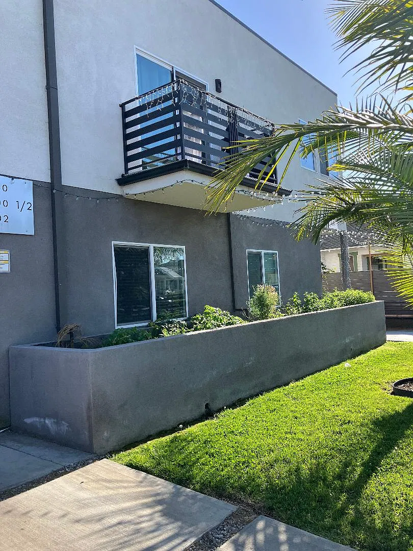5 bed, 1600 sqft, $4,200 — Photo 3