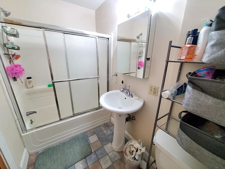 279 Pearl St #R — Photo 11