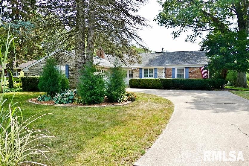 1st image of 1214 W Oakglen Dr