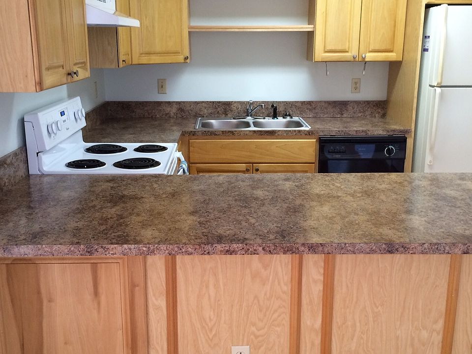 1st image of 118 SE Village Dr