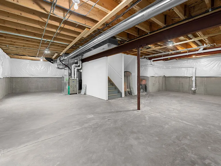 714 Juniper St — Photo 12