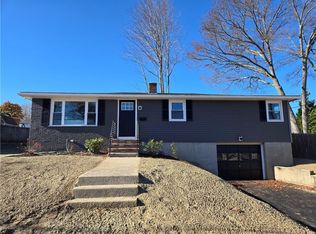 6 Carl Ave, North Providence, RI 02904
