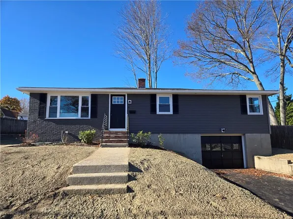 6 Carl Ave, North Providence, RI 02904