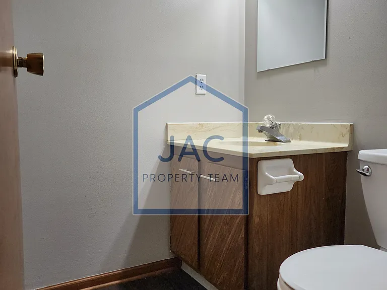 1/2 Bath