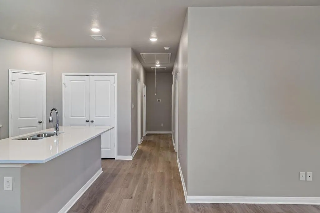 109 N Banks St — Photo 3