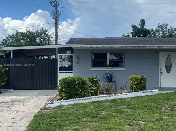 1111 Vineyard St, Lehigh Acres, FL 33936