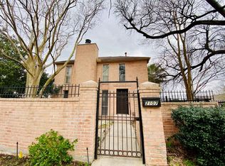 2107 Nantucket Dr, Houston, TX 77057