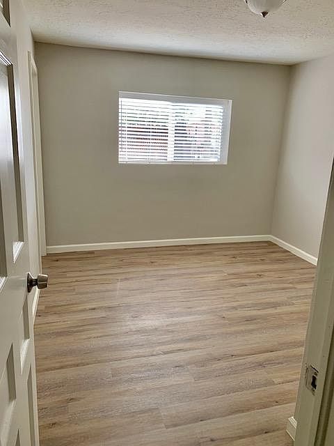 1st image of 320 Cornell Dr SE APT B