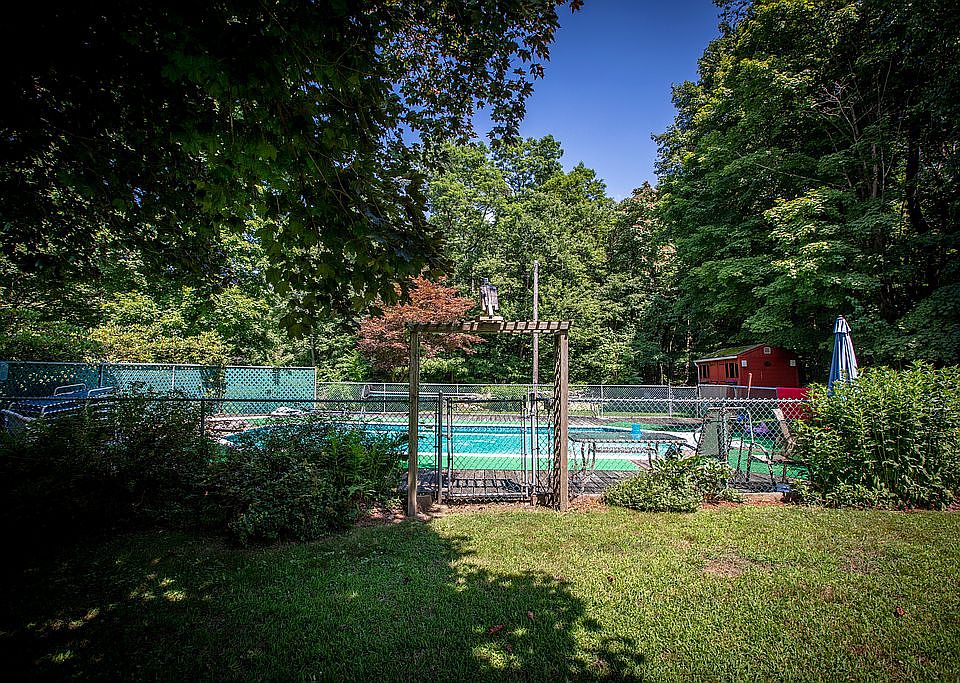 2nd image of 39 Mooney Hill Rd