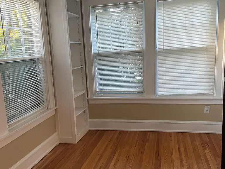 2523 Leclaire St — Photo 12