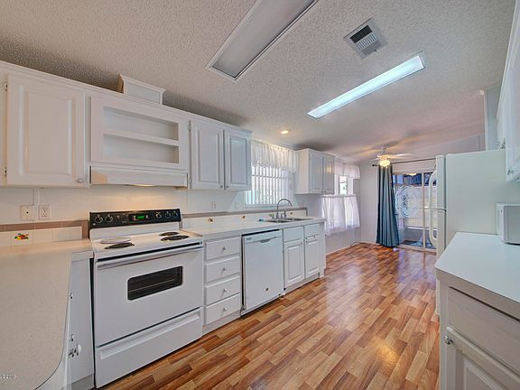 2nd image of 183 Woodsmill Blvd #102