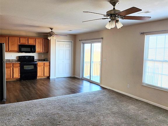 3rd image of 35 Colonial Manor Dr #B