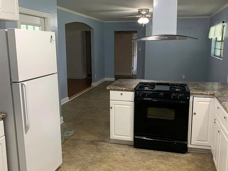 107 Caesar Dr — Photo 8