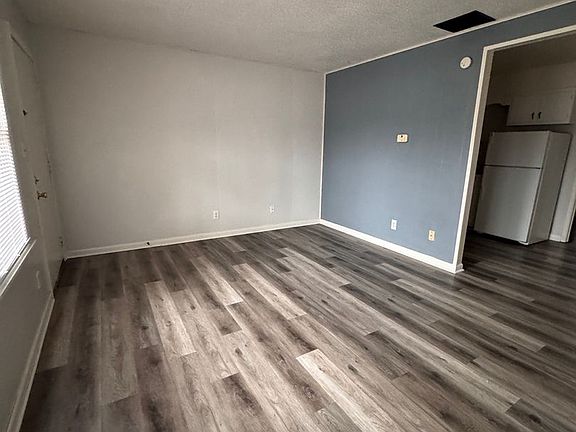 4th image of 599 E Temperance St #15