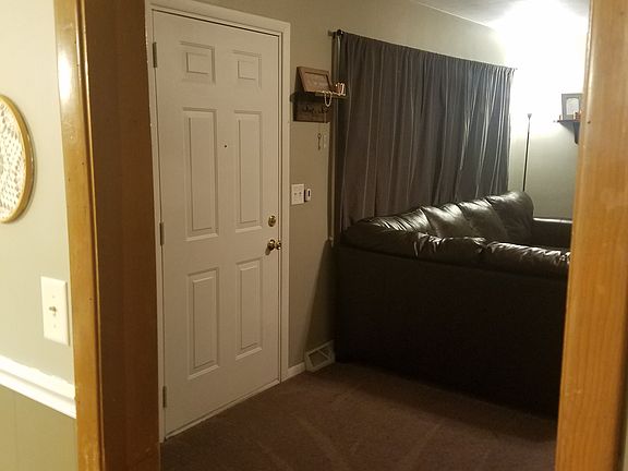 2nd image of 20 Holly Ln