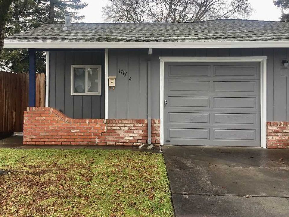 1st image of 1717-A Beachwood Dr