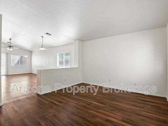 3rd image of 11450 E Contessa St