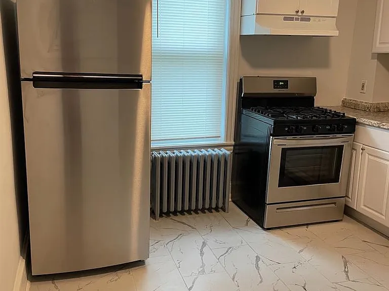 526 Macdade Blvd — Photo 11