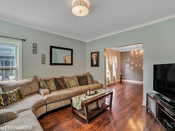 4th image of 2426 Gunderson Ave