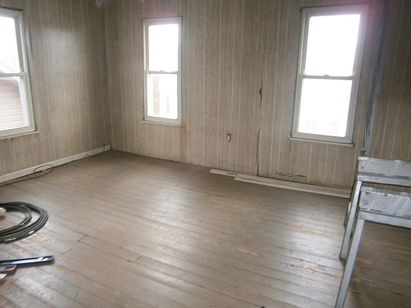 2nd image of 27 N Pleasant Ave
