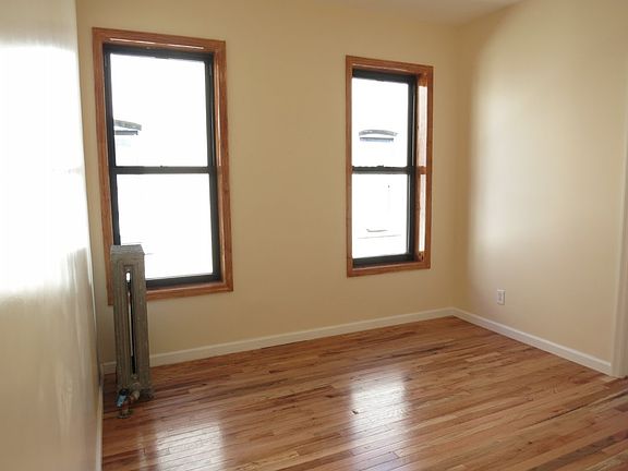 3rd image of 611 W 135th St APT 39
